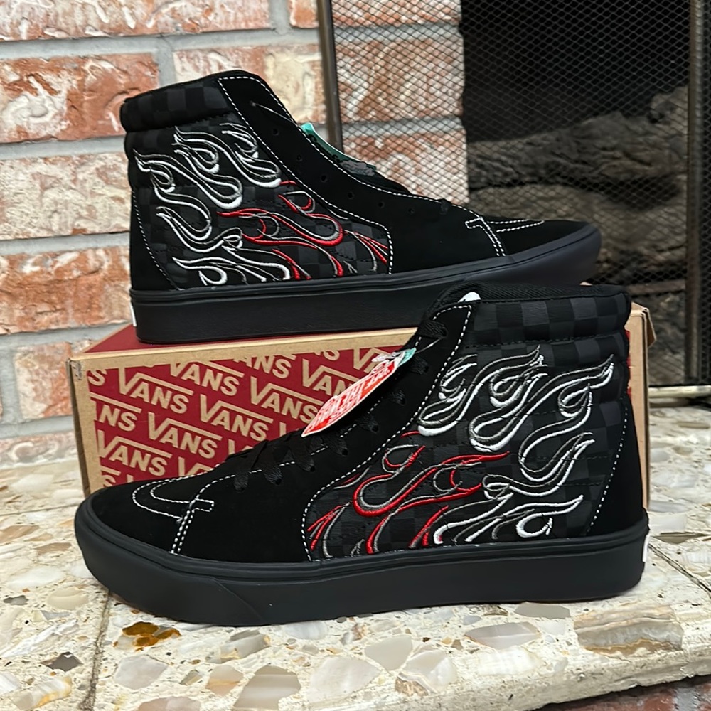Vans Comfy Cush Ignition black black embroidered flames